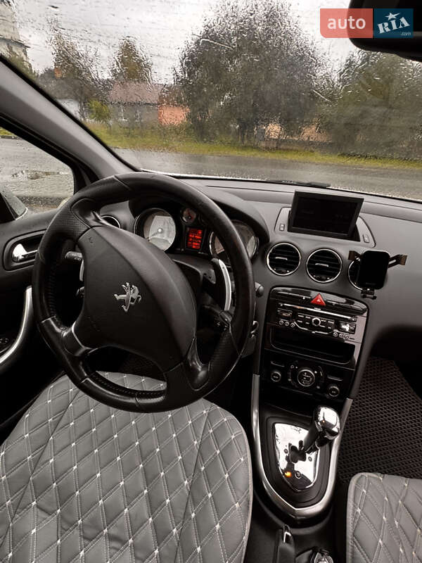 Хэтчбек Peugeot 308 2012 в Изяславе