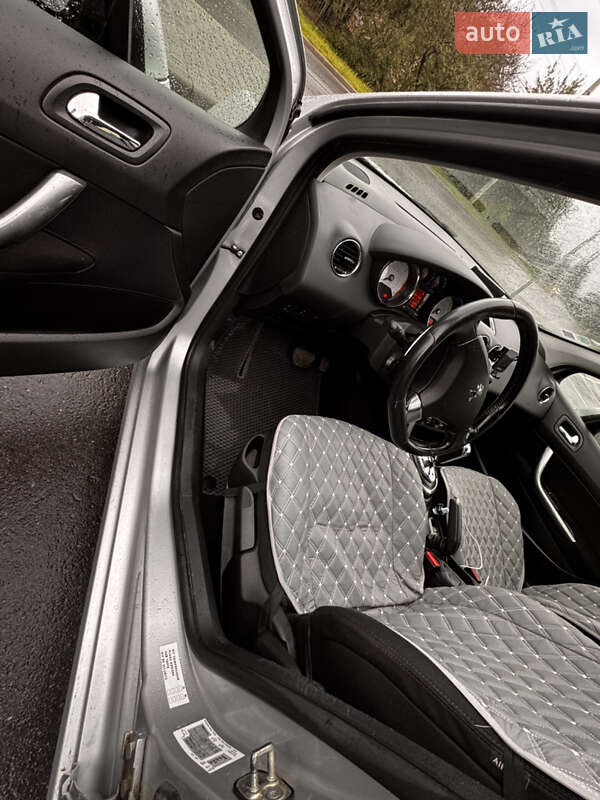 Хэтчбек Peugeot 308 2012 в Изяславе