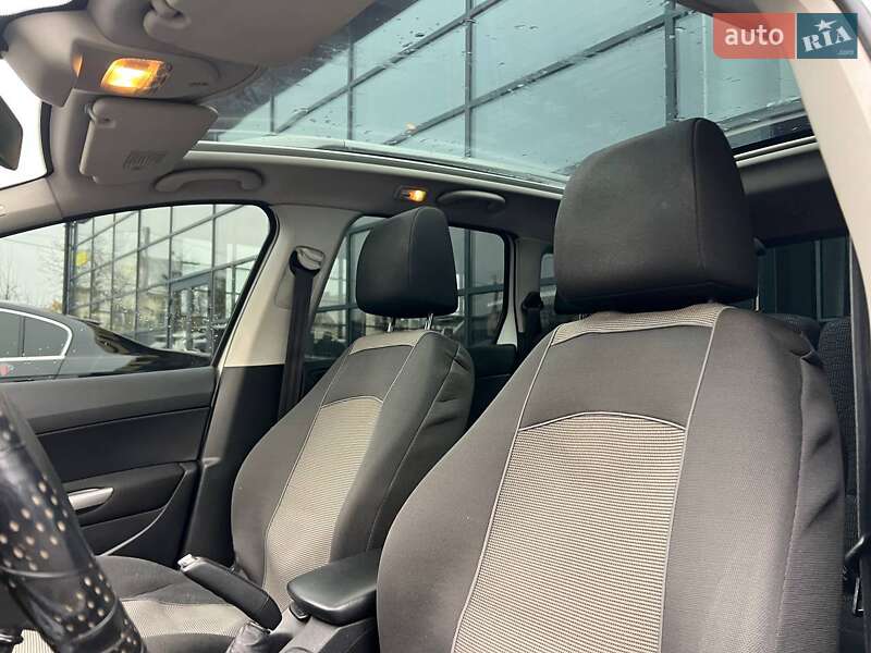 Универсал Peugeot 308 2011 в Ивано-Франковске