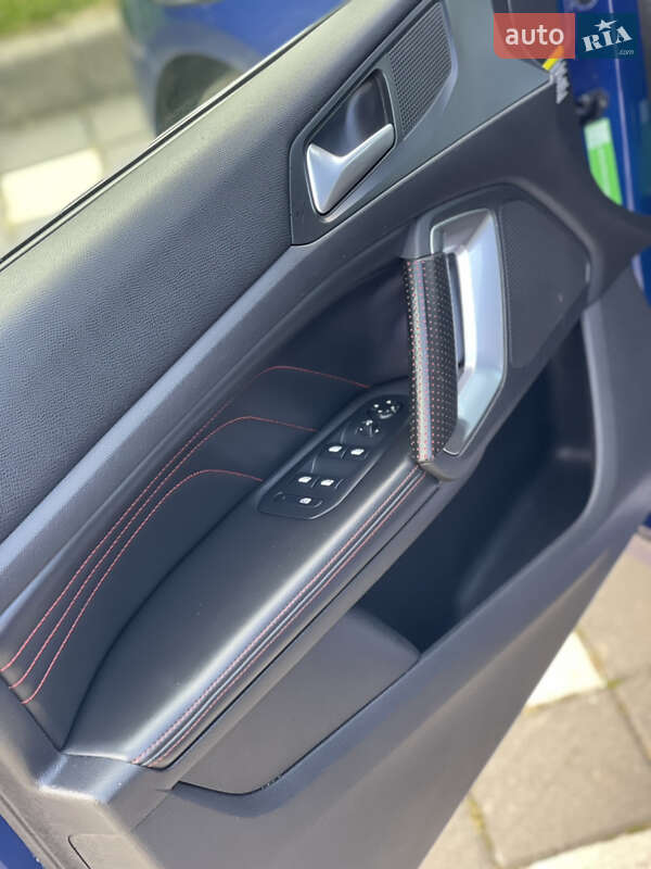 Универсал Peugeot 308 2015 в Стрые