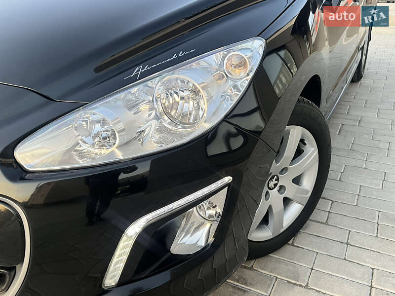 Универсал Peugeot 308 2011 в Тернополе