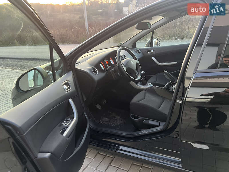 Универсал Peugeot 308 2011 в Тернополе