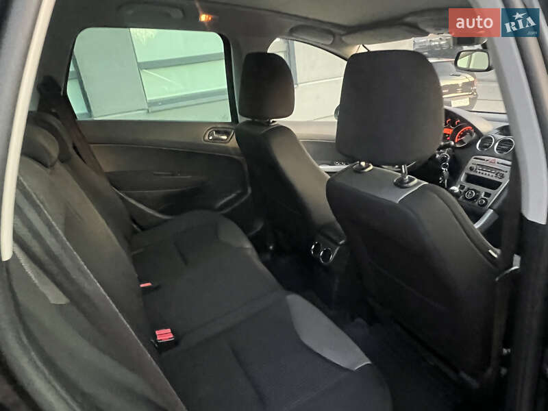 Универсал Peugeot 308 2011 в Тернополе