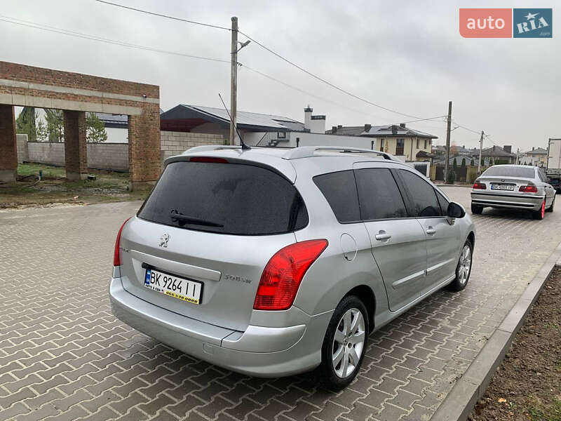 Универсал Peugeot 308 2010 в Ровно