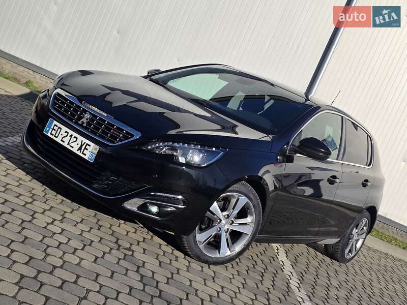 Хэтчбек Peugeot 308 2017 в Ивано-Франковске