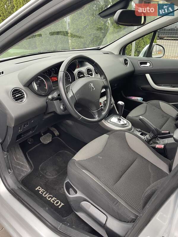 Хэтчбек Peugeot 308 2011 в Киеве