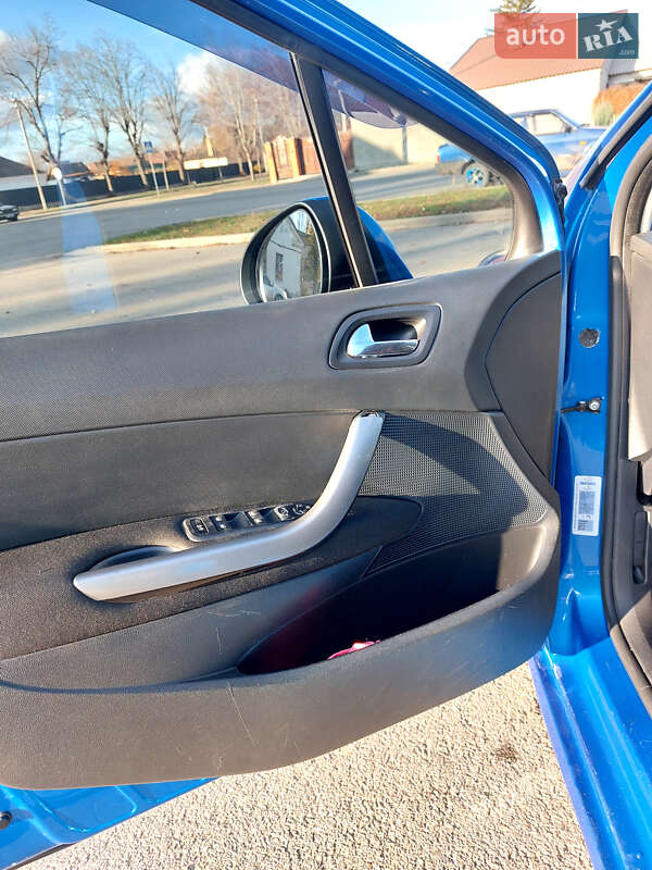 Хэтчбек Peugeot 308 2008 в Покрове фото 10 Хэтчбек Peugeot 308 2008 в Покрове
