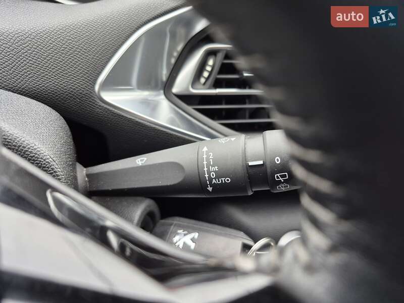 Универсал Peugeot 308 2015 в Киеве