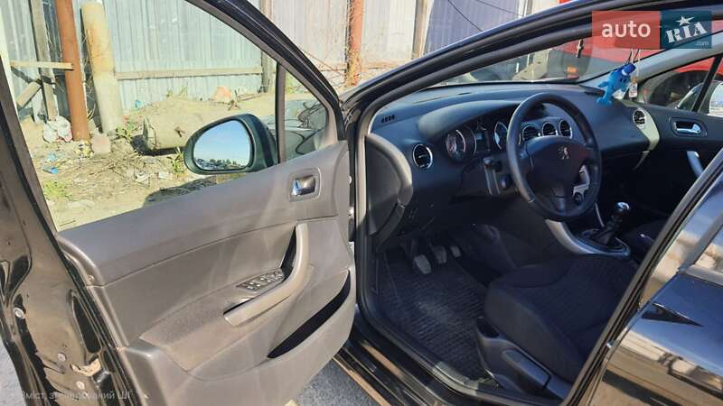 Универсал Peugeot 308 2011 в Луцке