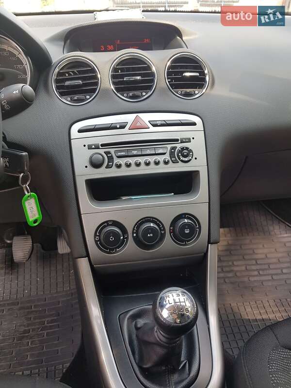 Универсал Peugeot 308 2011 в Луцке