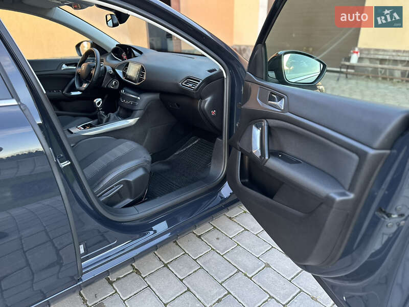 Универсал Peugeot 308 2018 в Бродах