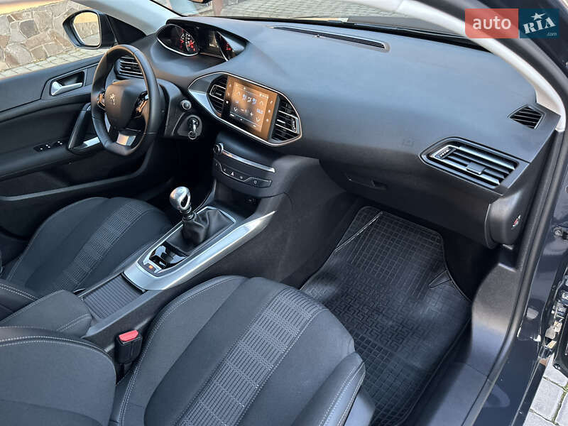 Универсал Peugeot 308 2018 в Бродах