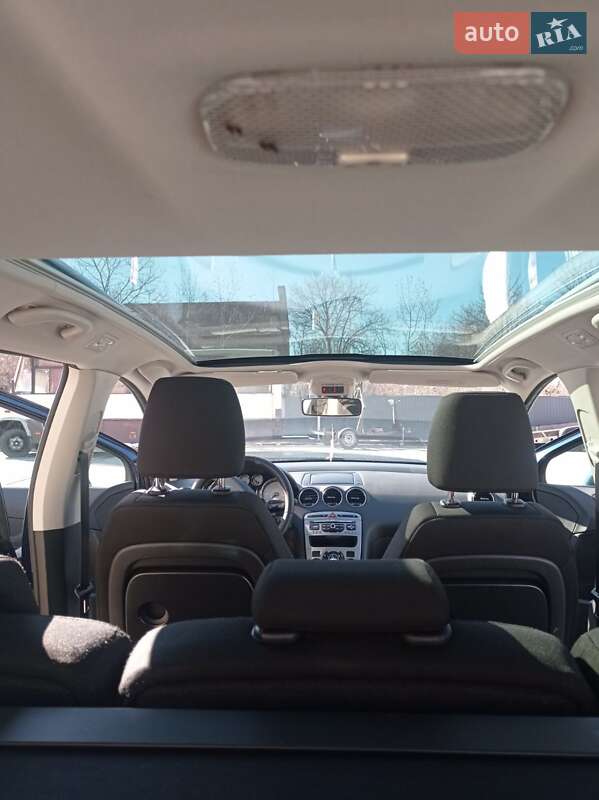 Универсал Peugeot 308 2011 в Калуше