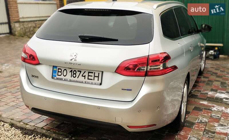 Универсал Peugeot 308 2015 в Волочиске