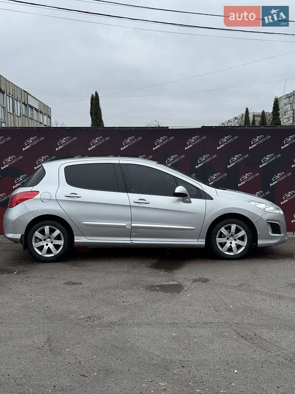 Хэтчбек Peugeot 308 2011 в Сумах