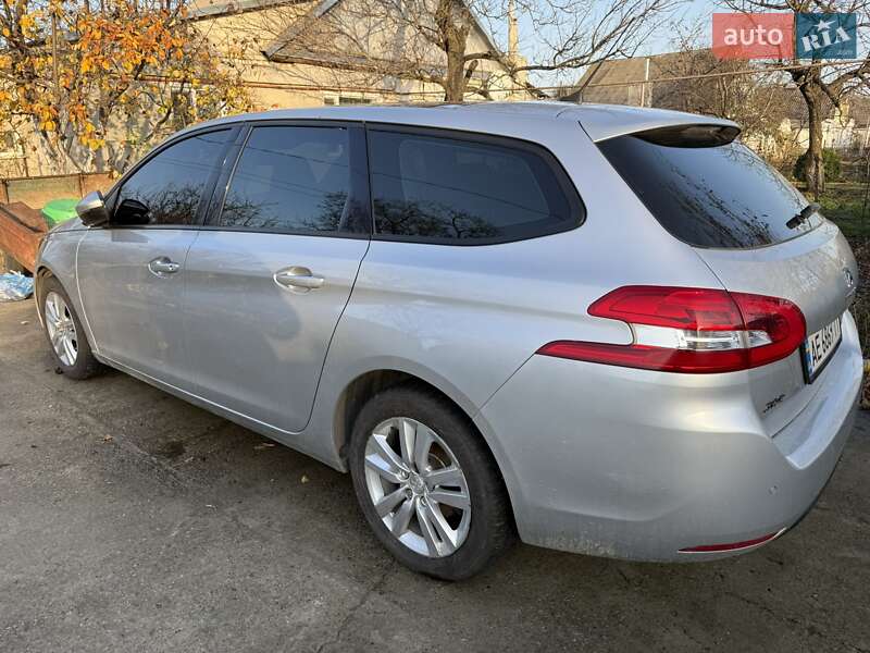 Универсал Peugeot 308 2016 в Каменском