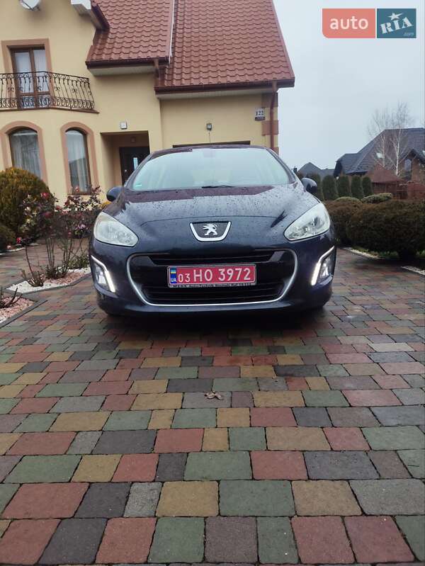 Хэтчбек Peugeot 308 2011 в Луцке