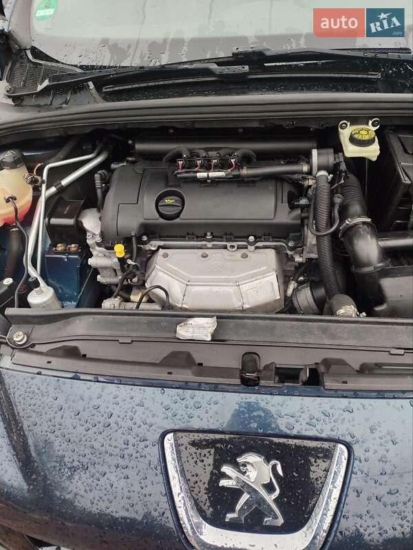 Хэтчбек Peugeot 308 2011 в Луцке