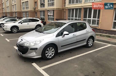 Хэтчбек Peugeot 308 2008 в Киеве