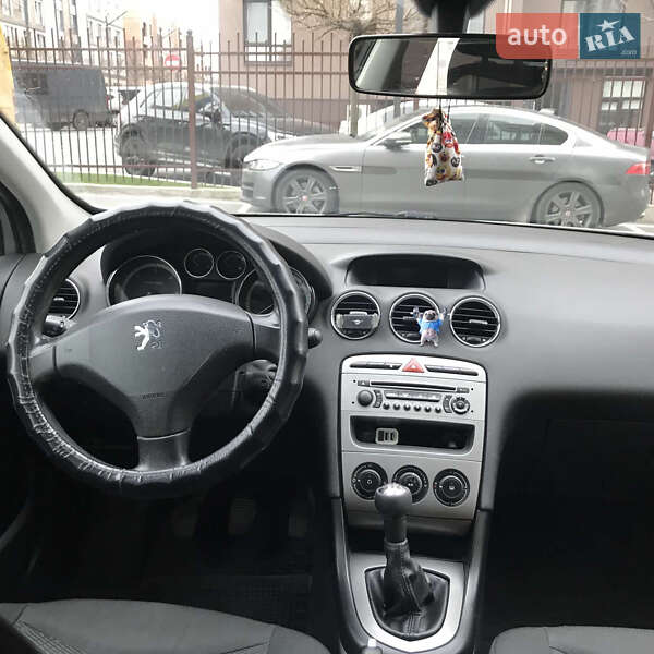 Хэтчбек Peugeot 308 2008 в Киеве