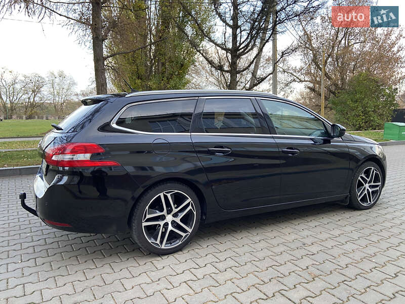 Универсал Peugeot 308 2015 в Звягеле