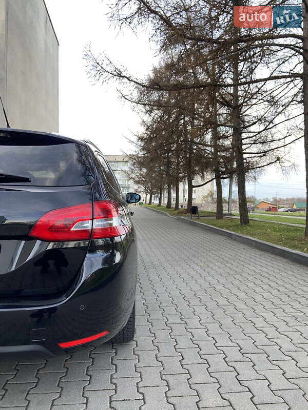 Универсал Peugeot 308 2015 в Звягеле