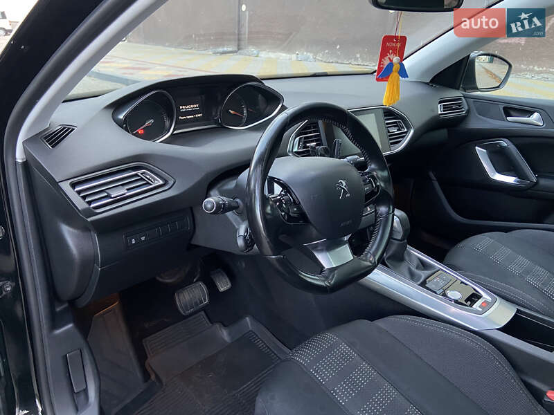 Универсал Peugeot 308 2015 в Звягеле