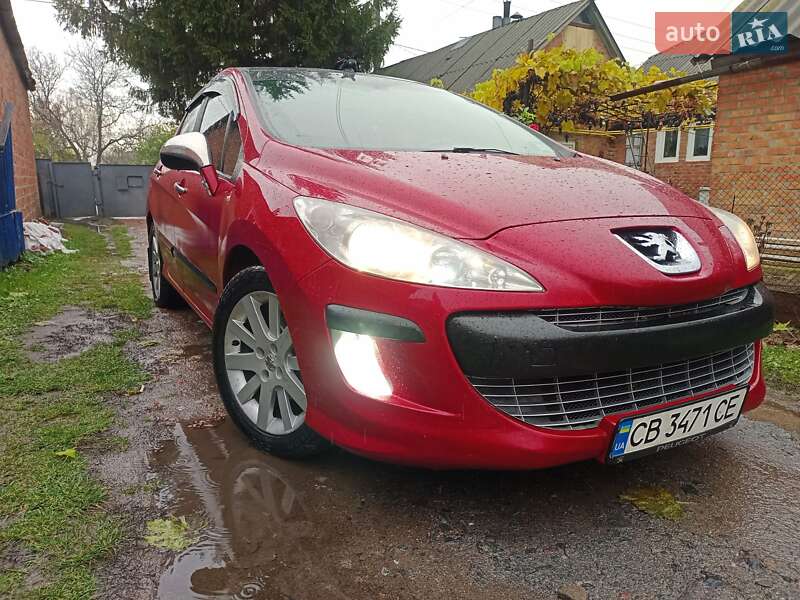 Хэтчбек Peugeot 308 2008 в Ромнах