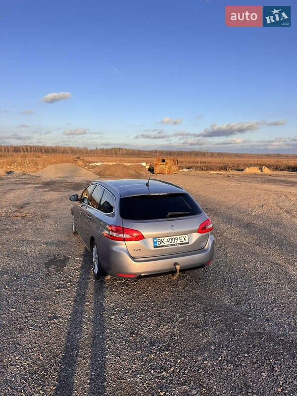 Универсал Peugeot 308 2015 в Ровно фото 5 Универсал Peugeot 308 2015 в Ровно