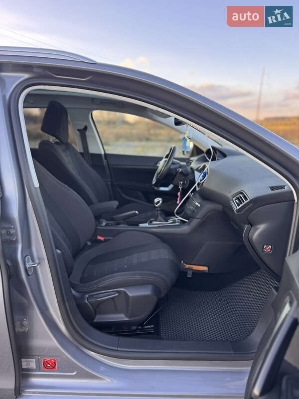 Универсал Peugeot 308 2015 в Ровно фото 15 Универсал Peugeot 308 2015 в Ровно