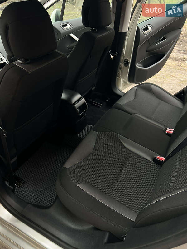 Хэтчбек Peugeot 308 2009 в Золочеве