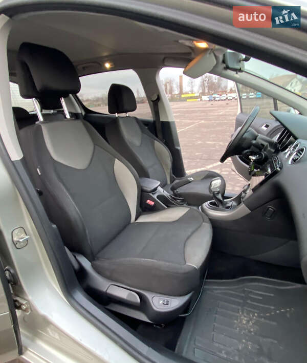 Хэтчбек Peugeot 308 2010 в Ровно