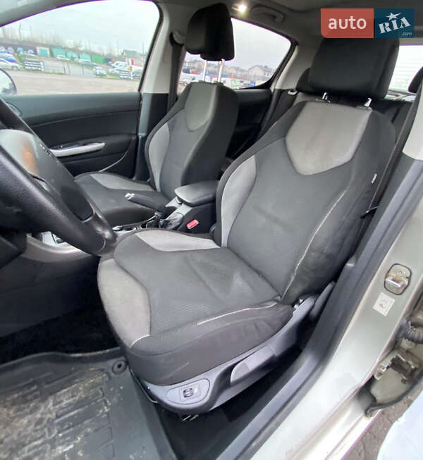 Хэтчбек Peugeot 308 2010 в Ровно