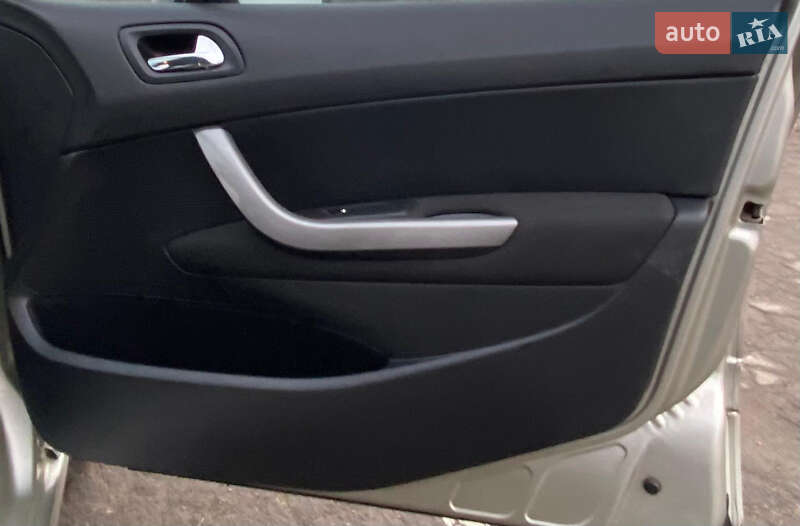 Хэтчбек Peugeot 308 2010 в Ровно