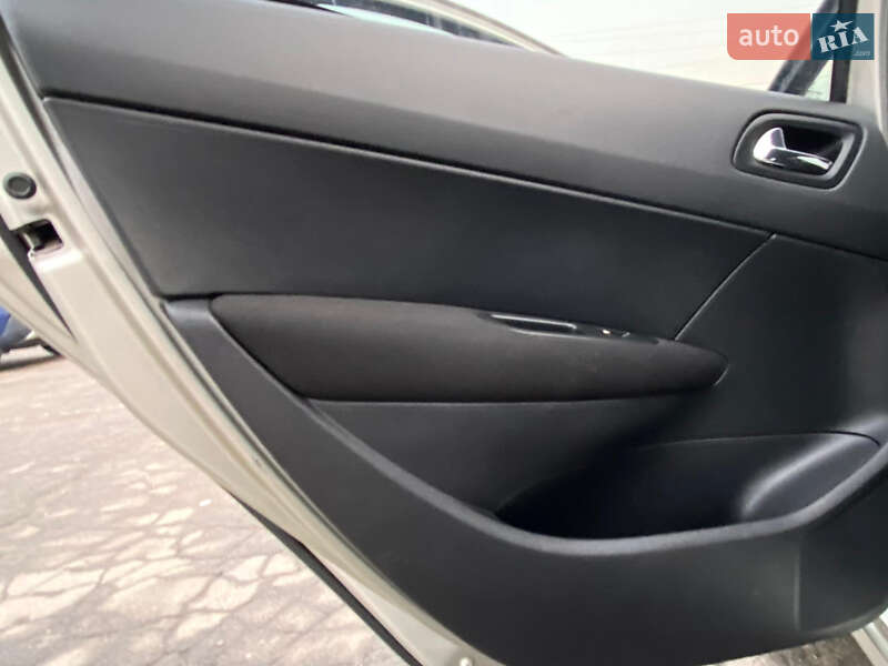 Хэтчбек Peugeot 308 2010 в Ровно