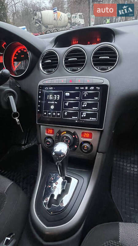 Хэтчбек Peugeot 308 2011 в Львове