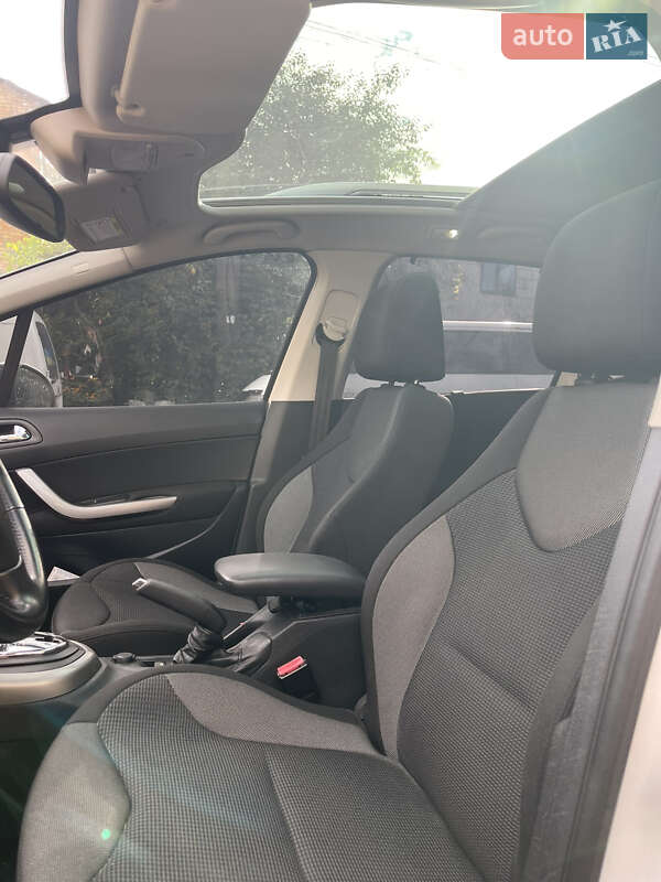 Универсал Peugeot 308 2011 в Буче