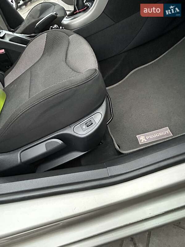 Универсал Peugeot 308 2012 в Луцке фото 11 Универсал Peugeot 308 2012 в Луцке
