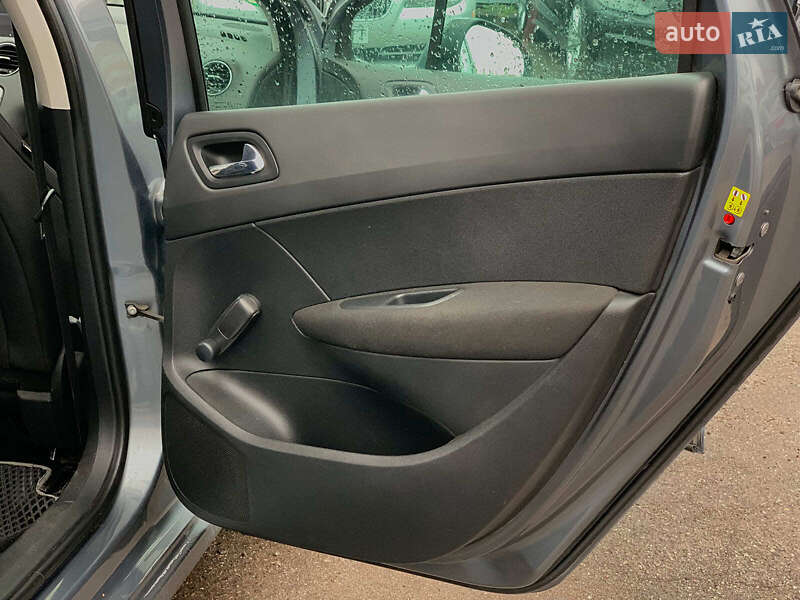 Универсал Peugeot 308 2010 в Виннице