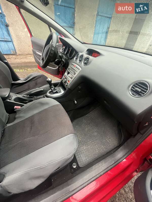 Хэтчбек Peugeot 308 2007 в Юрьевке