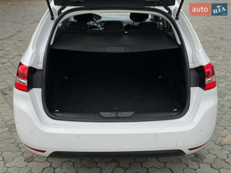 Универсал Peugeot 308 2021 в Дубно