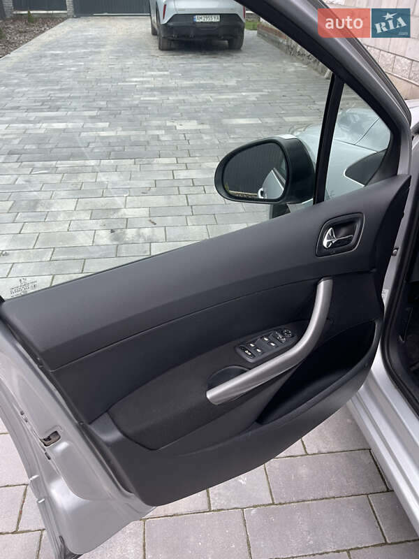 Хэтчбек Peugeot 308 2009 в Бердичеве