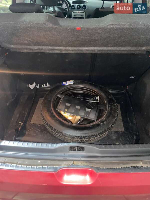 Хэтчбек Peugeot 308 2008 в Полтаве фото 5 Хэтчбек Peugeot 308 2008 в Полтаве