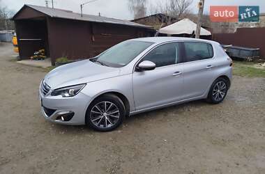 Хэтчбек Peugeot 308 2014 в Ивано-Франковске