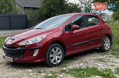 Хэтчбек Peugeot 308 2008 в Черновцах