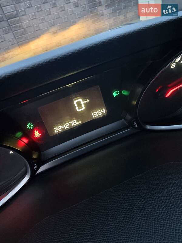 Универсал Peugeot 308 2015 в Дубно фото 18 Универсал Peugeot 308 2015 в Дубно