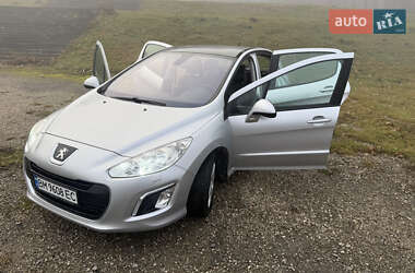 Хэтчбек Peugeot 308 2011 в Тернополе