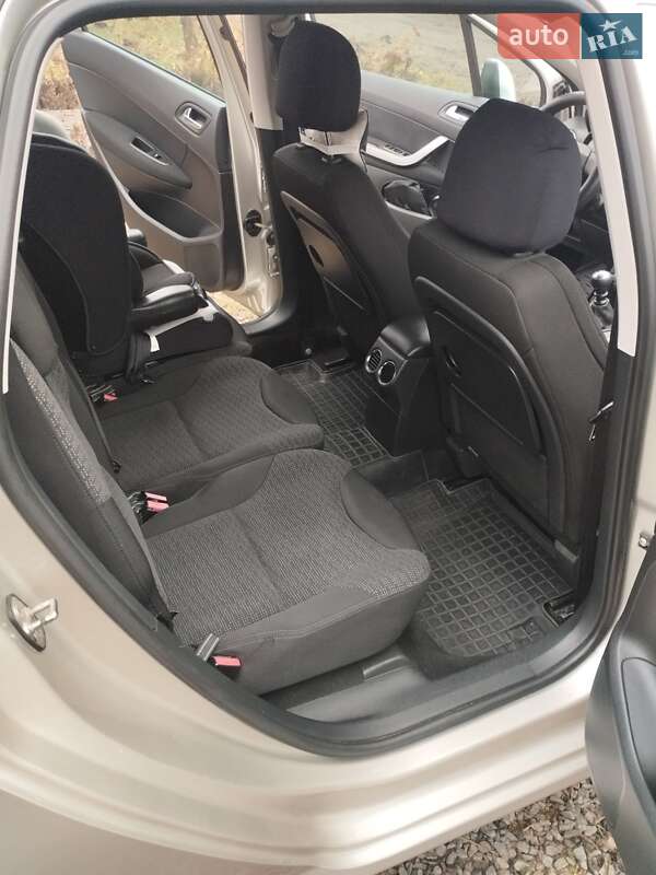 Універсал Peugeot 308 2008 в Острозі