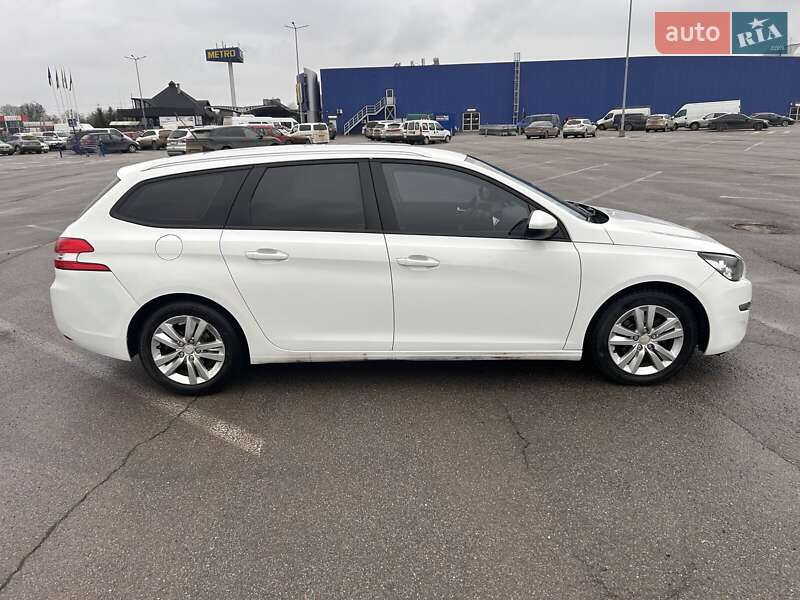 Універсал Peugeot 308 2014 в Чернівцях