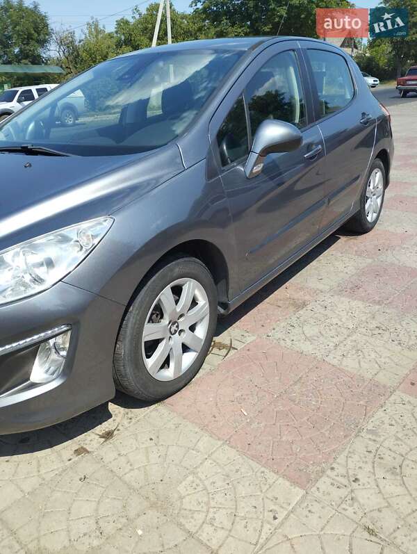 Хетчбек Peugeot 308 2011 в Краматорську